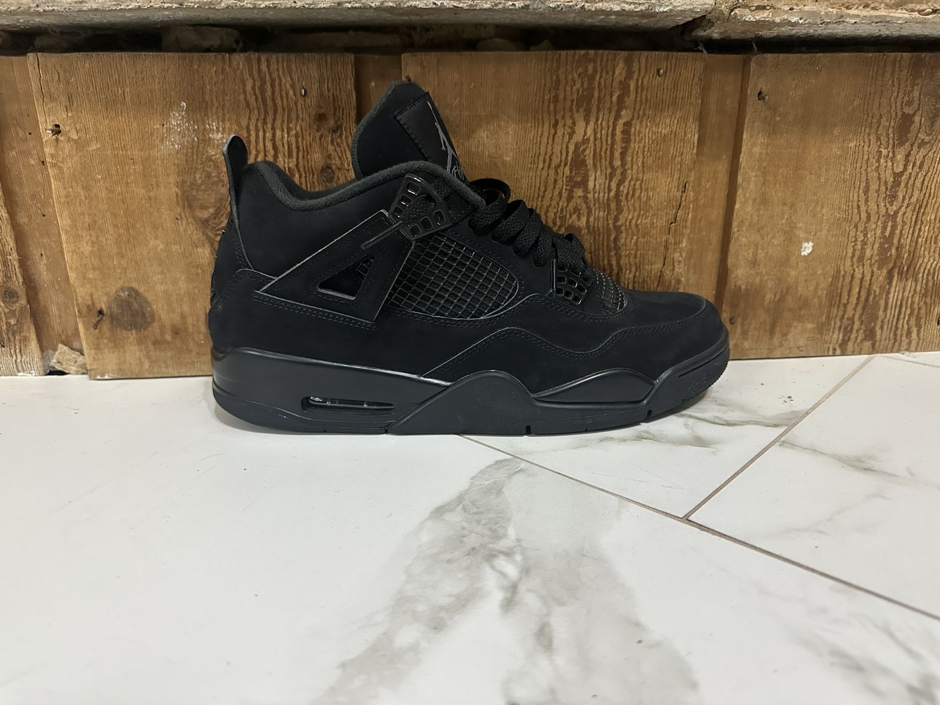 Jordan 4 Retro Mid Black Cats 