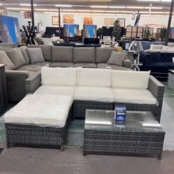 🔥Flash Deal🔥Brand New 4pc Patio Sectional With Coffee Table 