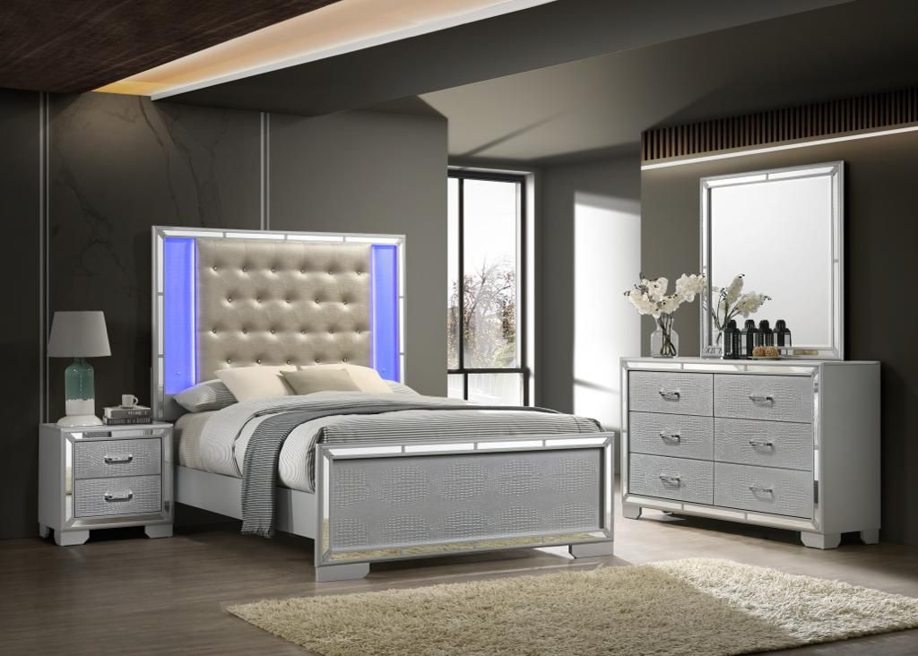 Brand New Queen Size Bedoom Set$1199.4pcs