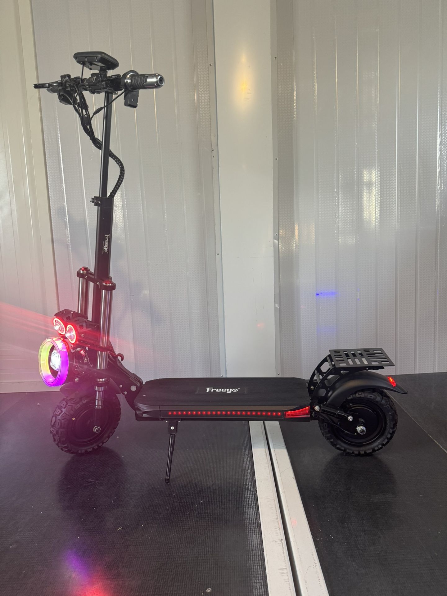 Dual-motor high-speed electric scooter