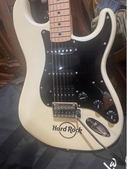 fender squire electric guitar new $180