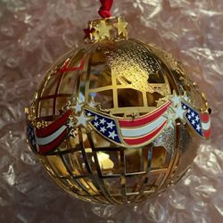 Color The World Danbury Mint American Spirit Collection 23k Gold Plated Ornament