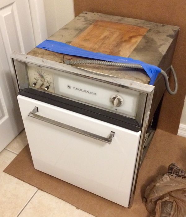 VINTAGE FRIGIDAIRE OVEN for Sale in Tampa, FL OfferUp