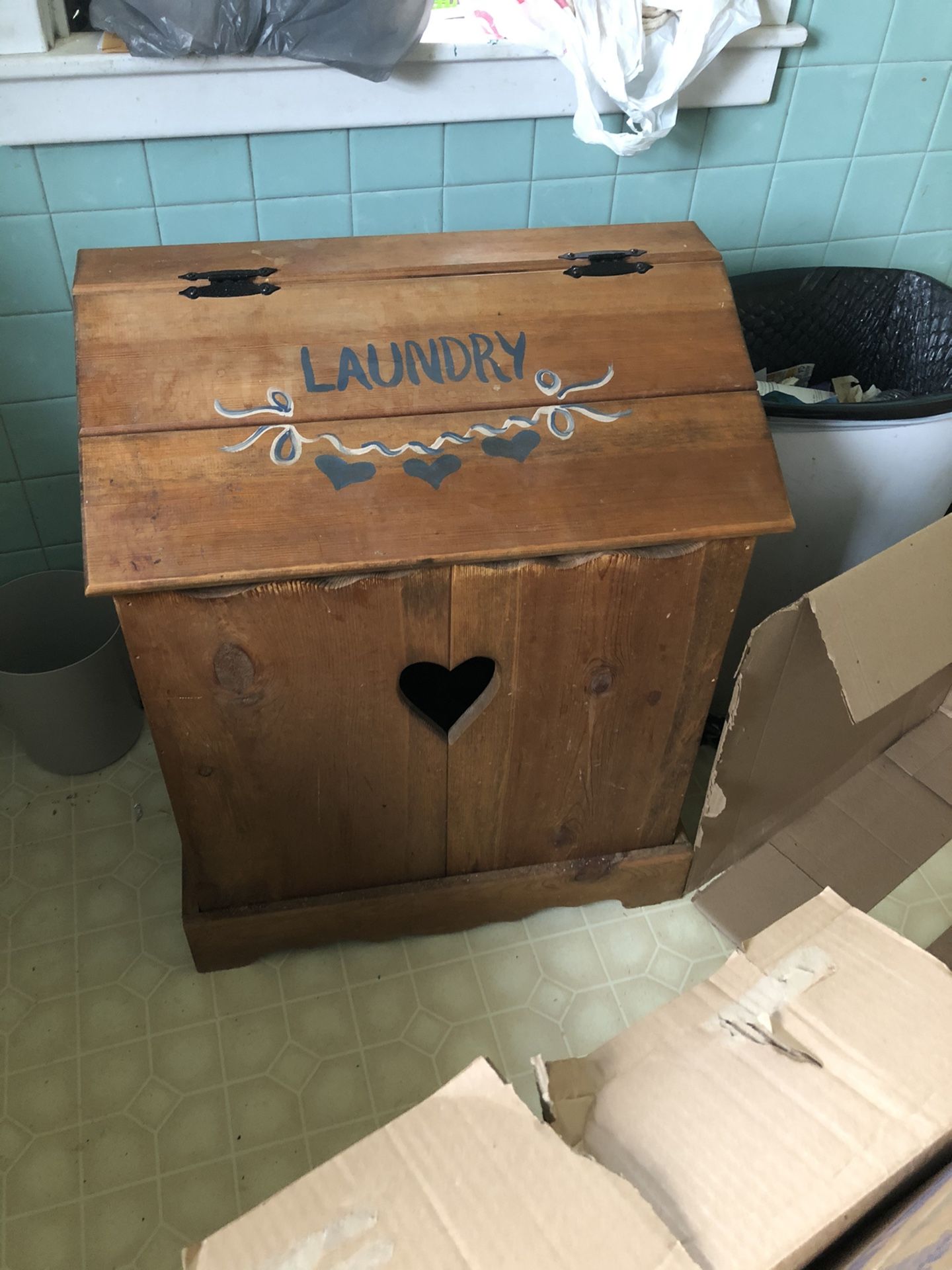 Wooden laundry bin