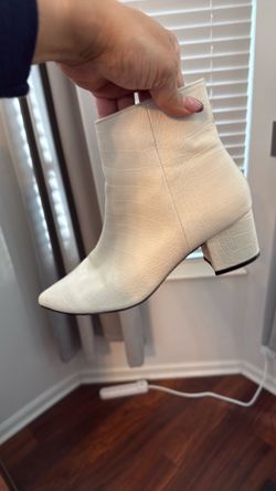 Women’s shoes