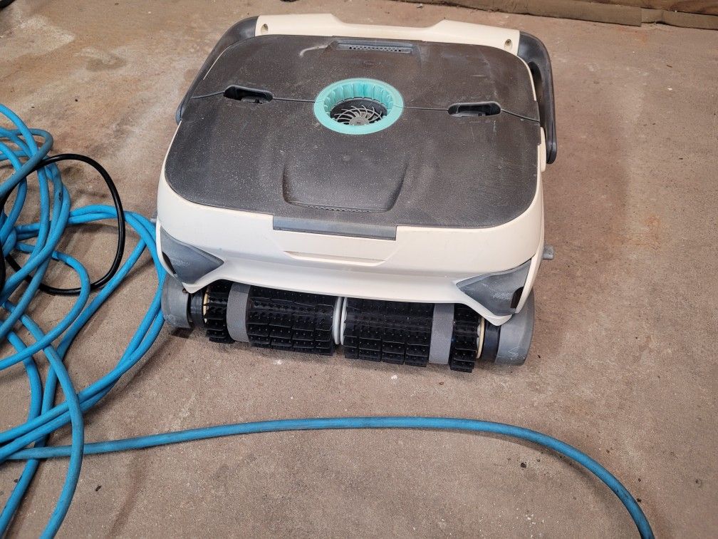 auto pool vacuum 