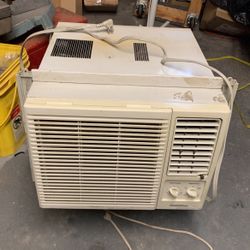 9800 BTU Gold star Air conditioner 