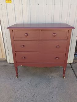 OLD  DRESSER.