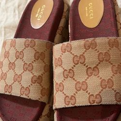 $250 Gucci Women’s Slides 🤎