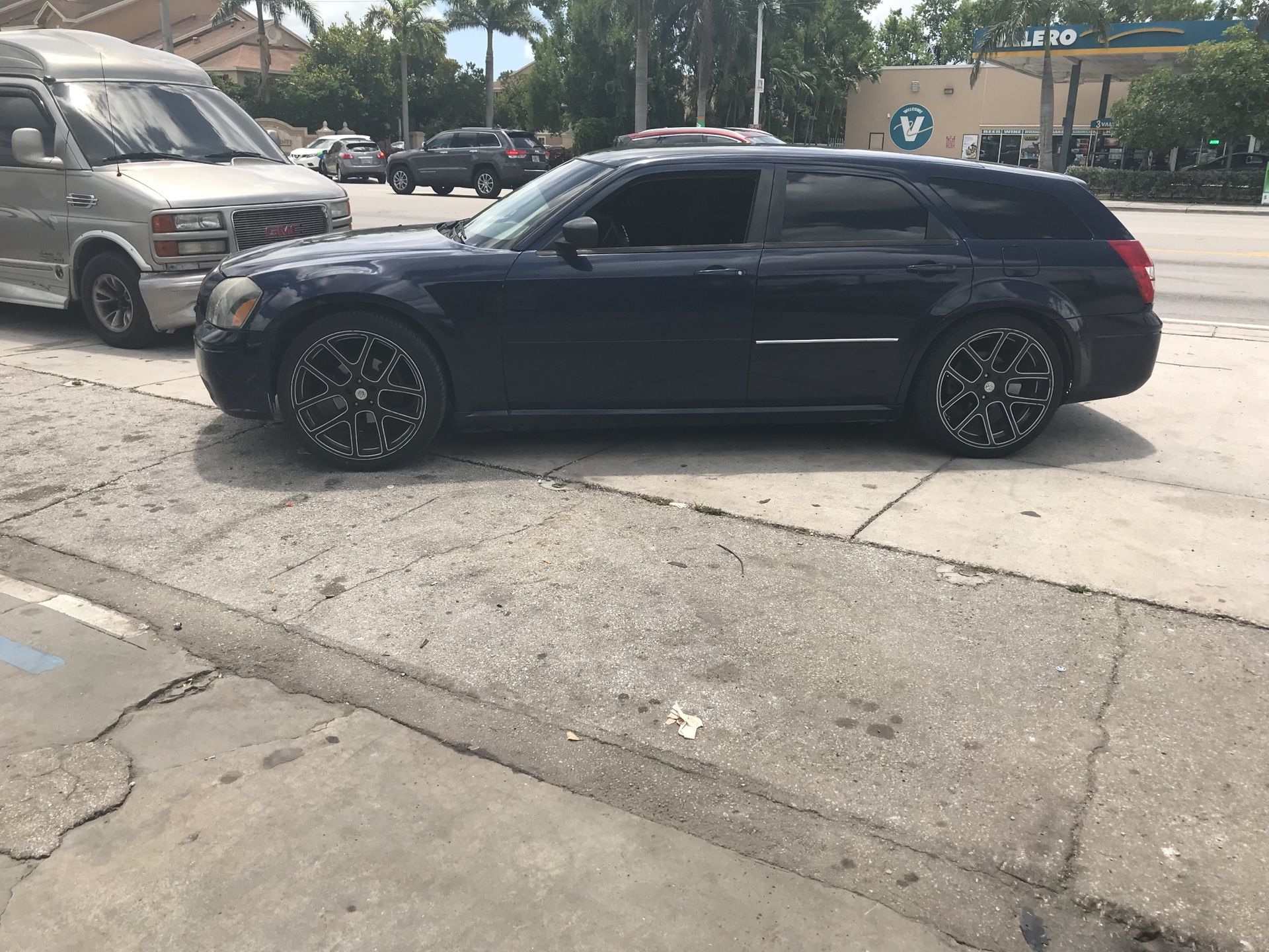 Stock dodge magnum rims 22s with tires
