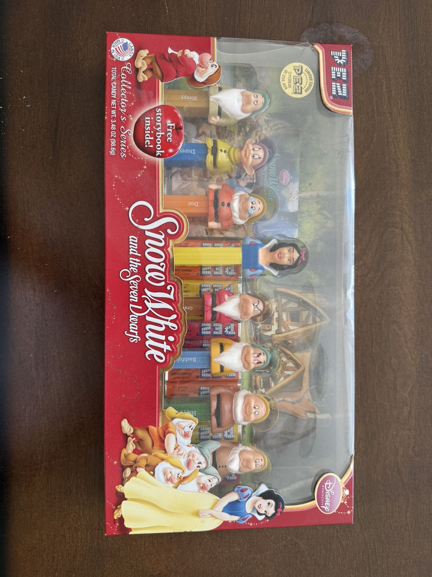 PEZ Snow White And The Seven Dwarfs Limited Edition Gift Set Collector's Series