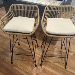 LIKE NEW GENTLY USED BAR STOOLS 
