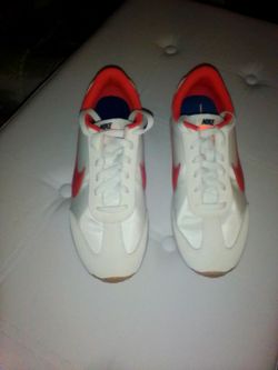 Nike shoes size 9