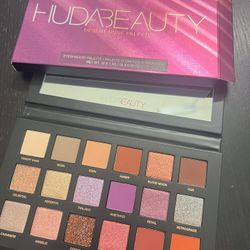 Huda Beauty Desert Dusk Eyeshadow Palette $35