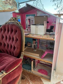 Big Barbie Dollhouse Slightly Used & Already Built!!!