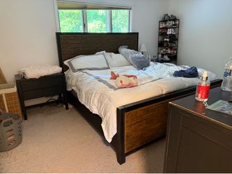 King size bed set. Comes with dresser and two small night stands