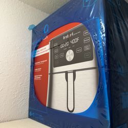 INSTANT Air fryer Vortex Plus- Brand NEW