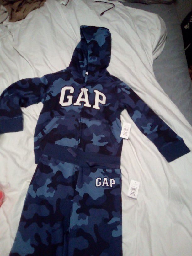 New Size 4t gap Blue Army Print Sweat Suit 