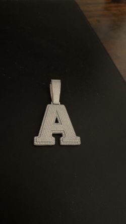 Moissanite chain