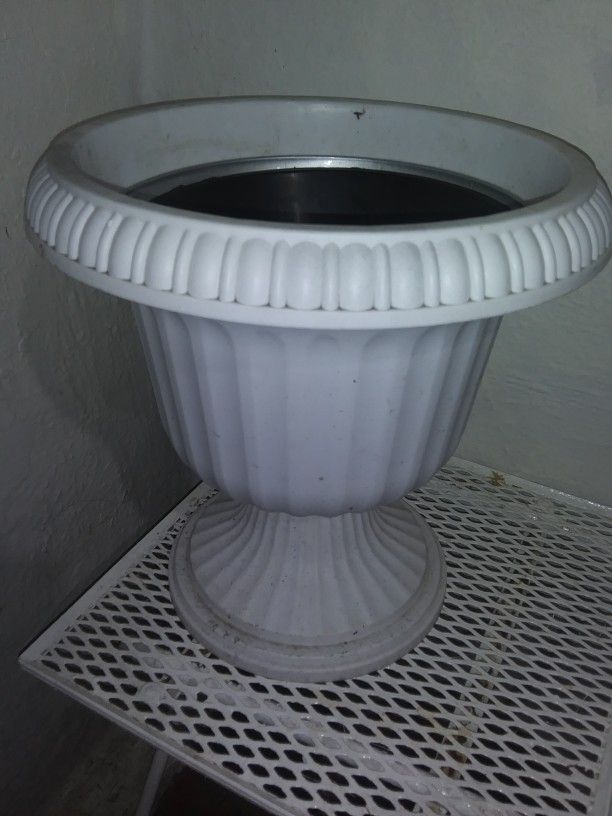 NEW VINYL/PLASTIC GRECIAN LARGE URN FLOWER POT