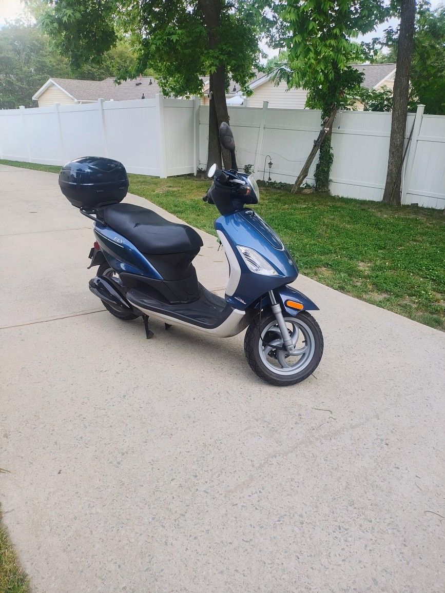 Piaggio Fly Genuine 50cc Scooter