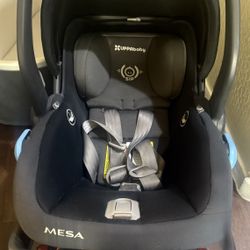Uppababy Cruz v2 stroller, bassinet, toddler seat & infant seat with base