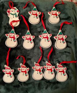 Festive snowmen ornaments 12 pack