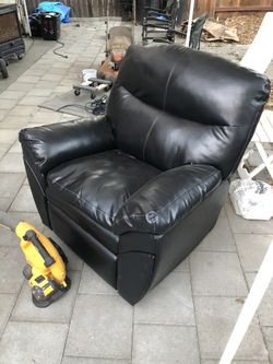 Leather couch and recliner great condition 425