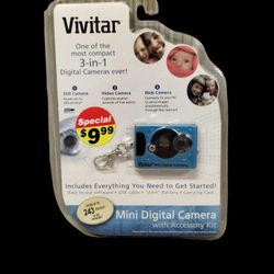 VINTAGE Vivitar 3-in-1 Digital/Video/Web Mini KeyChain Camera w/USB Cable & Case

