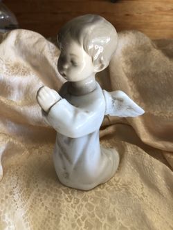 Lladro angel Praying
