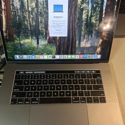 MacBook Pro 15” 2.8 GHz Quad Core Intel i7 (16GB Memory/RAM, 512 GB Storage)