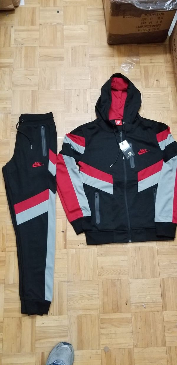 nike jogging suits men's on sale