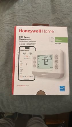 Polaroid Go + Clip Bundle