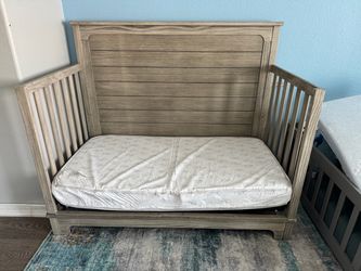 Crib/ toddler bed + mattress