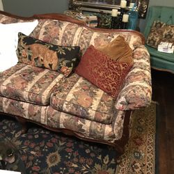 Sofa Vintage Will deliver if local