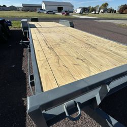 2026 Tomahawk Trailer 82"W X 24'L