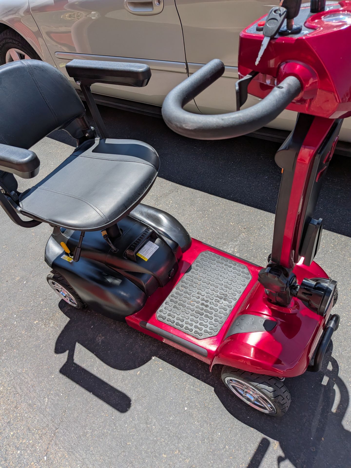 MOBILITY SCOOTER