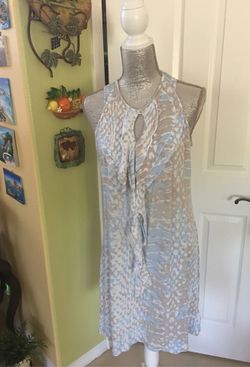 CUTE LITTLE COMFORTABLE DRESS SIZE MEDIUM
