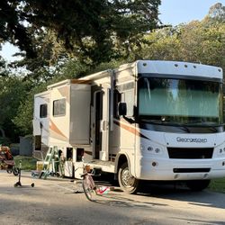 2011 Georgetown Forest river 34’ RV