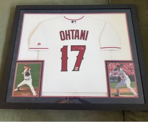 Ohtani signed jersey