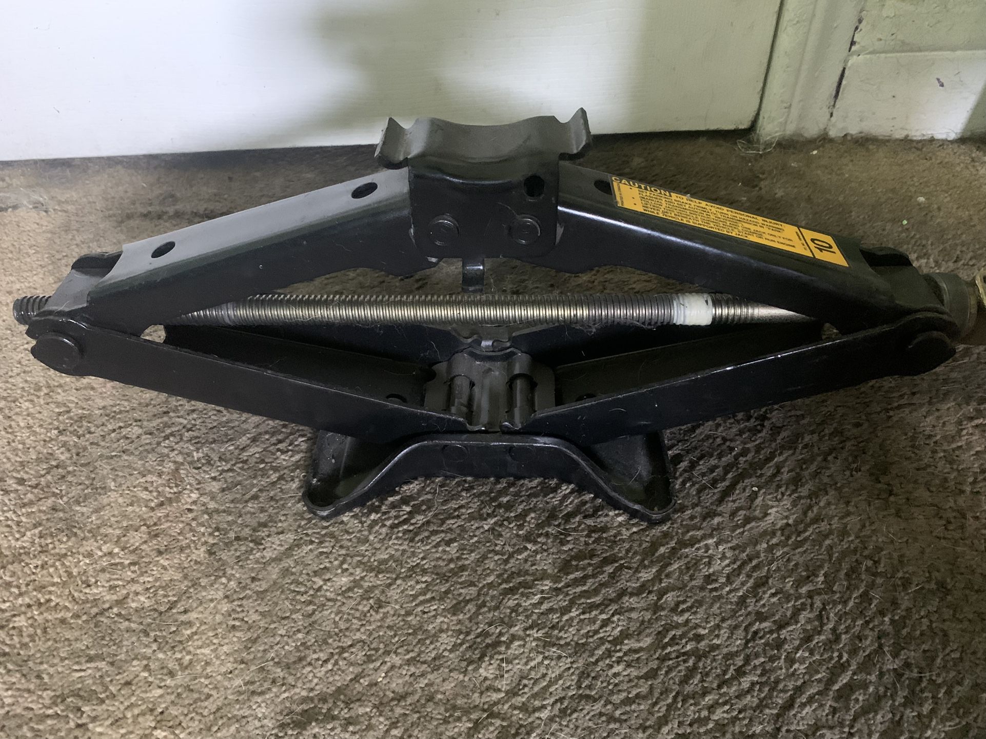 Big Heavy Duty Jack For Truck $10 FIRM