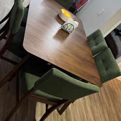 Table + 6 Chairs