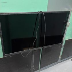 32 Inch Smart TV With A TV Stand 