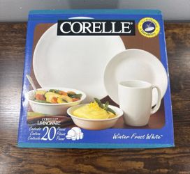 New in Box CORELLE LIVINGWARE 20 Piece Set Winter Frost White