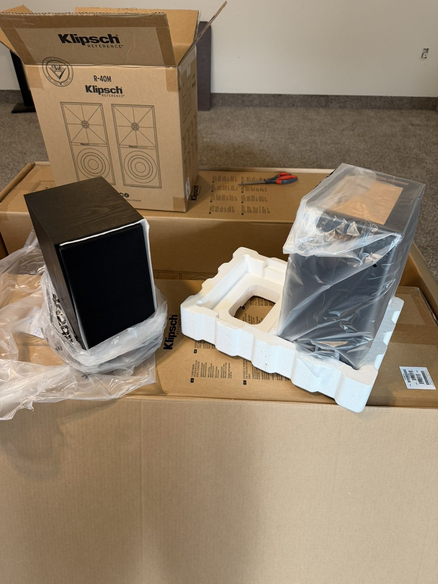 Klipsch RM 40 Bookshelf Brand New! 299.99 New Online