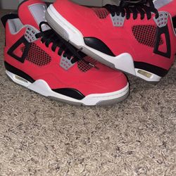 Jordan 4 Toro