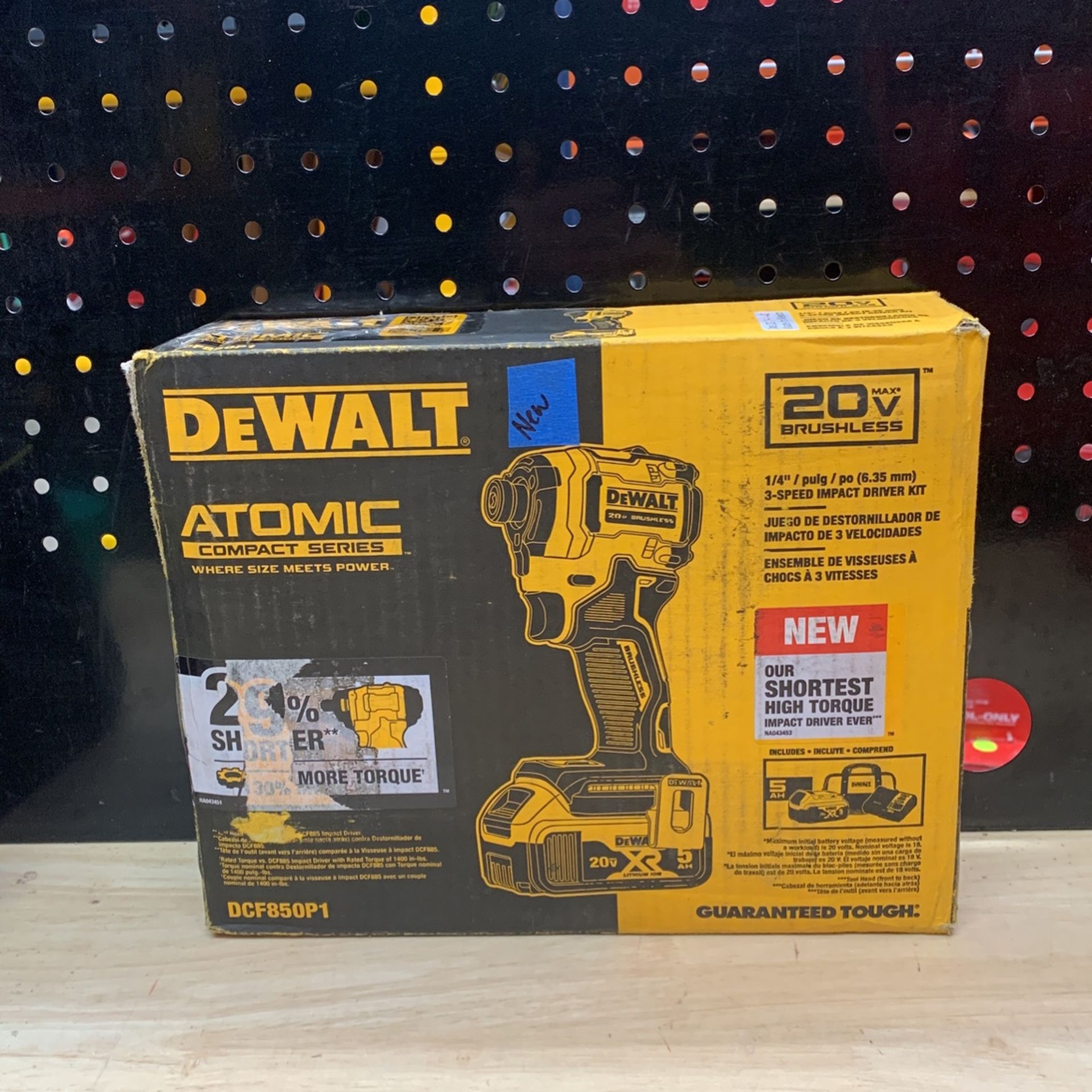 DEWALT ATOMIC 20V MAX Lithium-Ion Cordless Impact Driver Kit