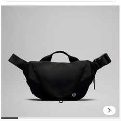 Lululemon Curved Crossbody Bag 3L