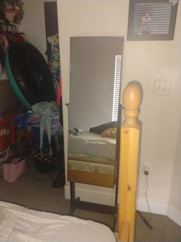 Jewelry Box With a Mirror! Alot Of storage For Jewelry