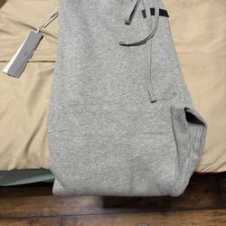  Essential Sweats 50$ Obo 